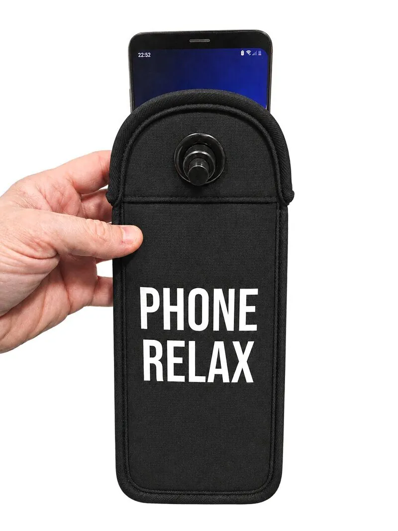 Mete el teléfono en la bolsa